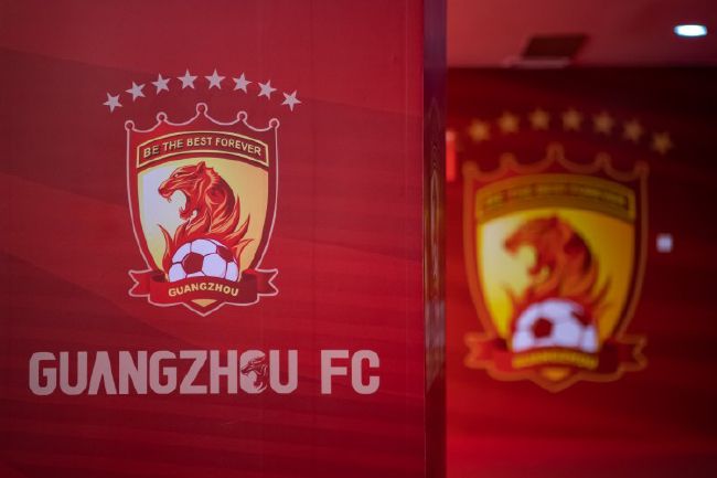 　　　　虽然是初执导筒，可是梁婷导演对镜头的把握和应用却有着本身怪异的魅力。